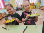 Мастер-класс «Строим, клеим, вырезаем — прямо в космос улетаем»